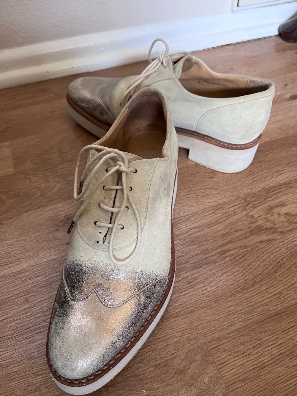 The Office Angela Scott Metallic Silver & Cream Lace-Up Oxford Flats - Size 37